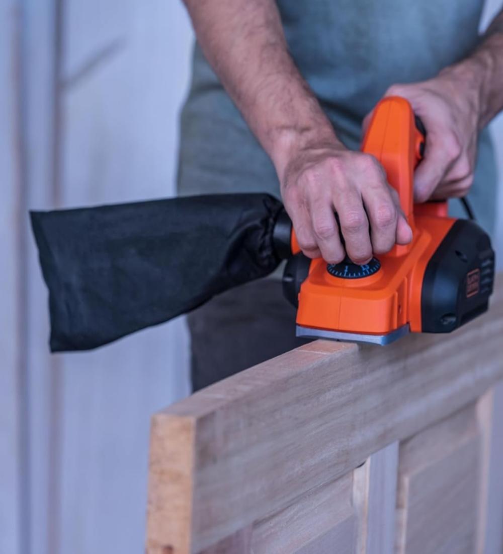 B050583 CEPILLADORA BLACK AND DECKER 710W_2.jpg